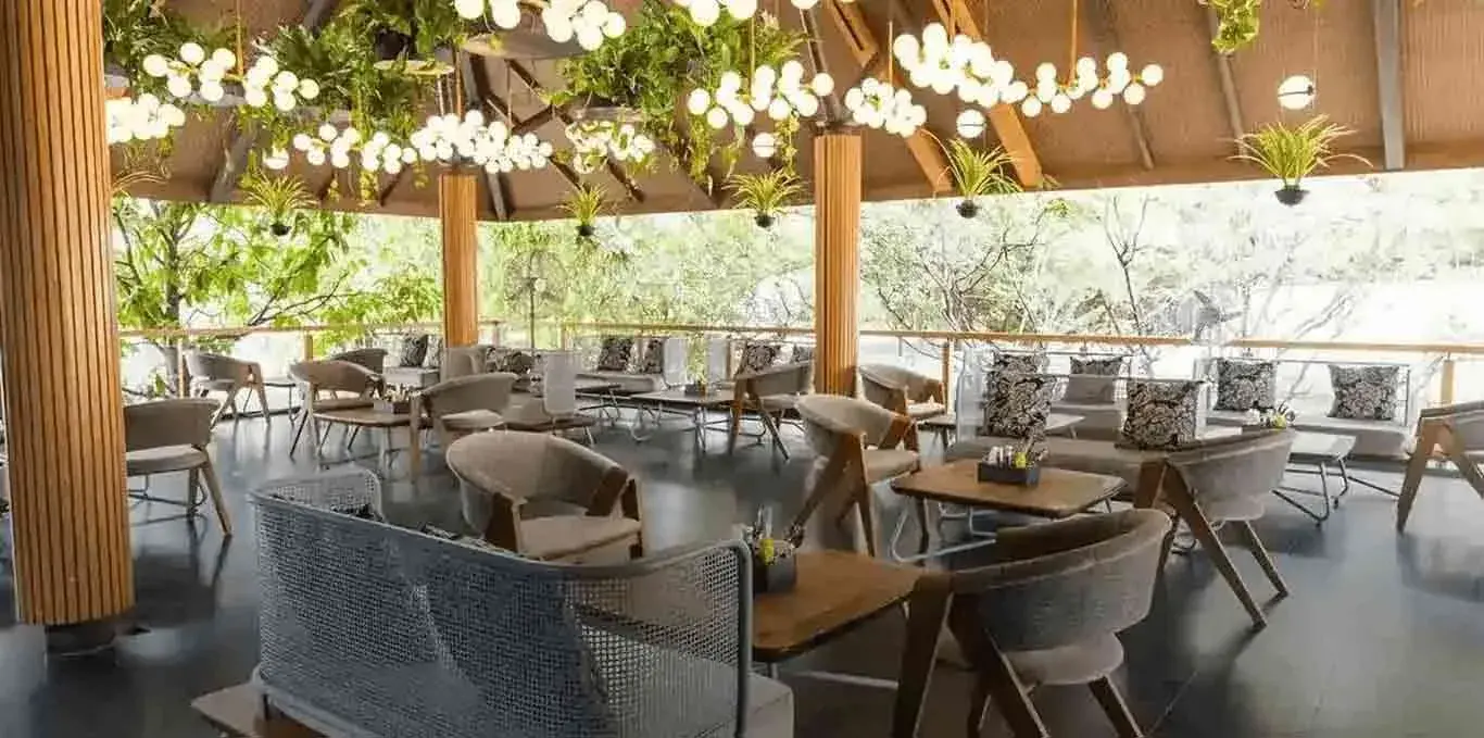 Hopshaus Botanical Brewery &amp; Kitchen Bangalore – immersive dining experience with craft beer and gourmet cuisine